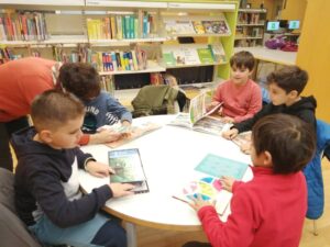 Els contes i la biblioteca de Can Mariner